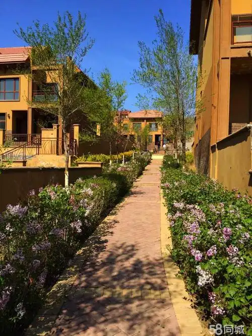 乌鲁木齐水磨沟格林小镇6室4厅3卫