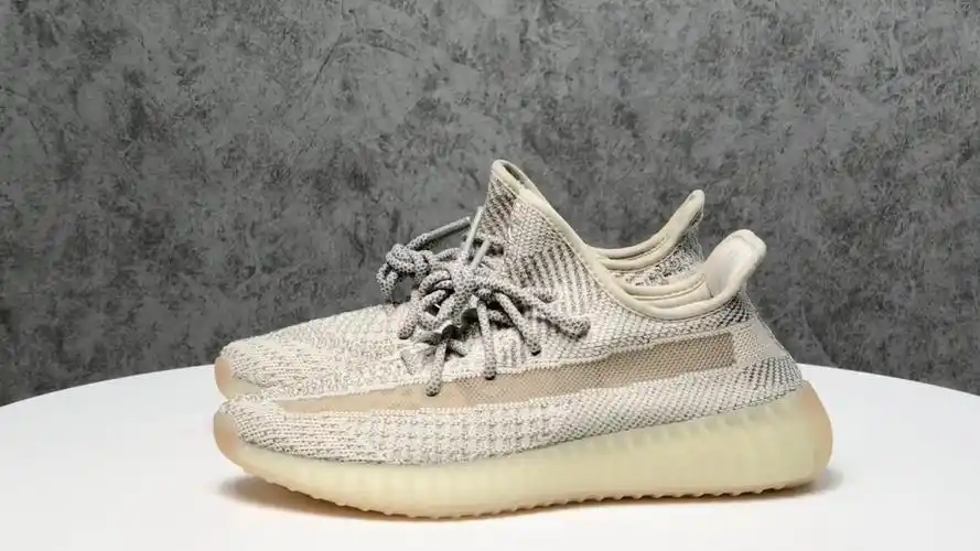 yeezy 350v2"lundmark"须白满天星 车牌号;zhuoyu00520