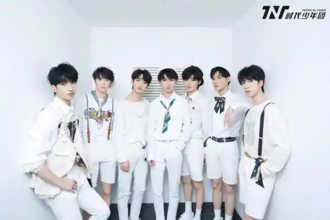 tf家族成员tf家族晒3代合照