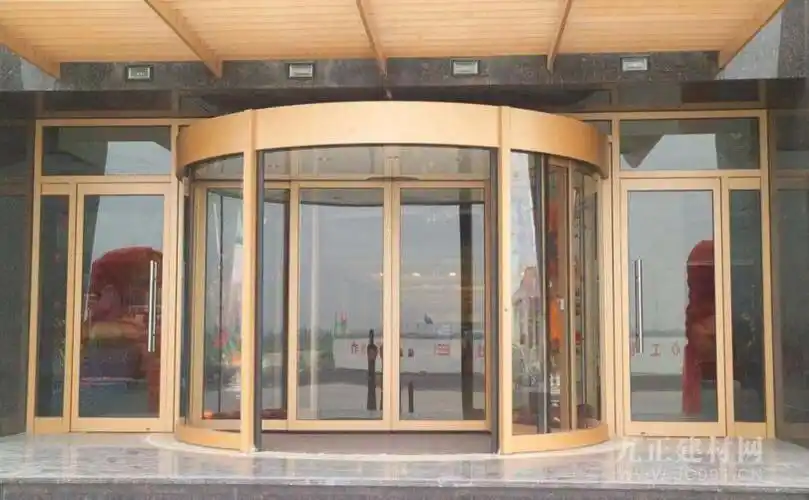 一扇玻璃门脆少钱玻璃门装修效果图欣赏