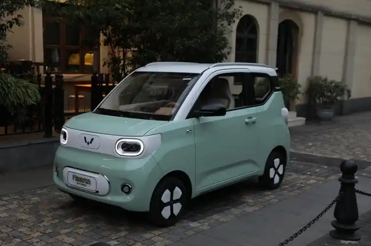 宏光miniev第三代马卡龙,售价4.68万元,价格香不香?_太平洋号