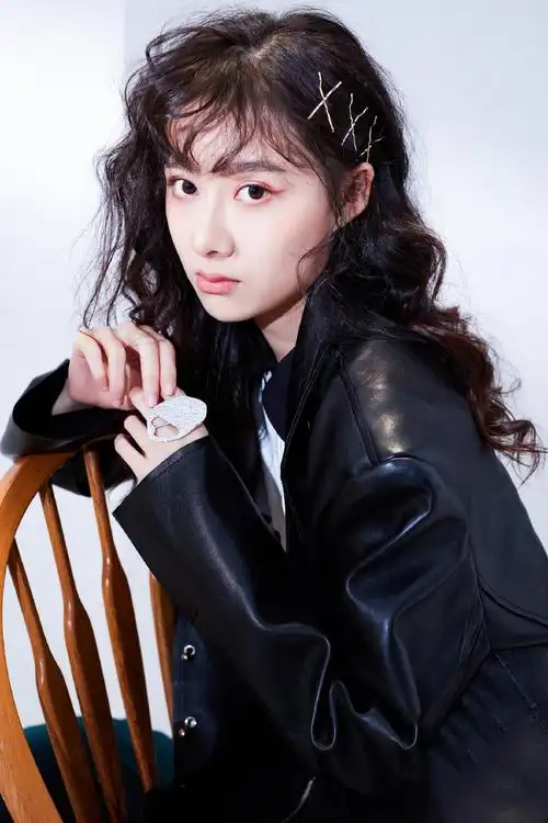 女演员曹曦月百变风格魅力写真