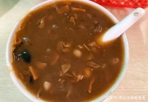 郑州这家胡辣汤馆,素胡辣汤只卖4块钱一碗,却吃到小时候的味道