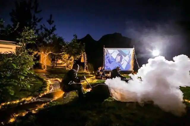 住野三坡山谷里的美宿看露天电影过一个宫崎骏的夏天