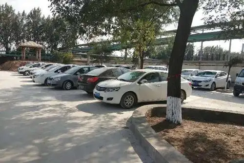 新增百余停车位 华瑞积极解决职工停车难题_公司