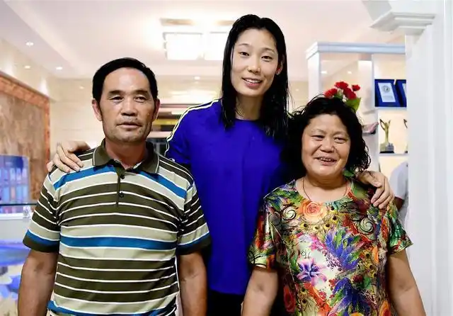 孝女朱婷:与农民妈妈的亲情催人泪下