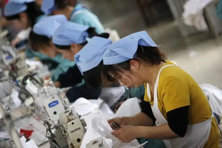 工厂迎来女工荒越来越多女工都离开工厂她们都去哪儿了