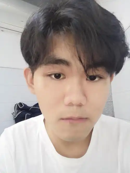 180/75/0/20岁找男盆友