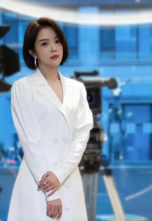 种丹妮亮相第十八届长春电影节虔诚祝福中国电影