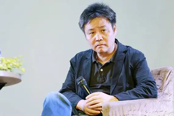 人物余华我只要写作就是回家