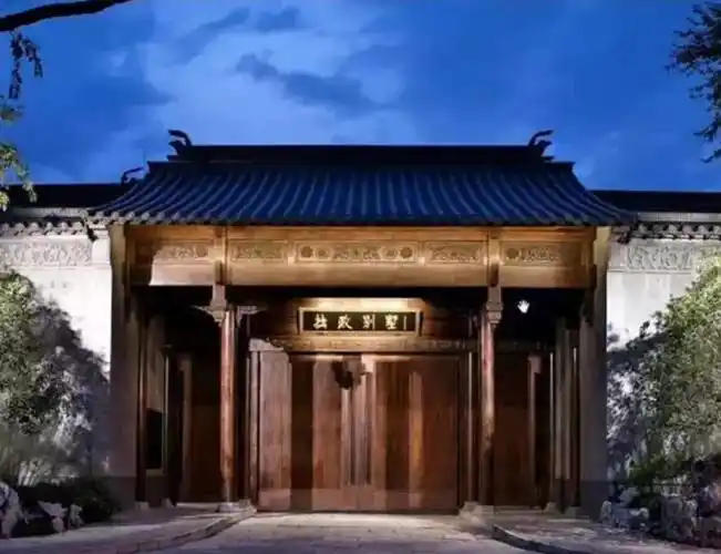 这两处中式豪宅中式古典特色的建筑群