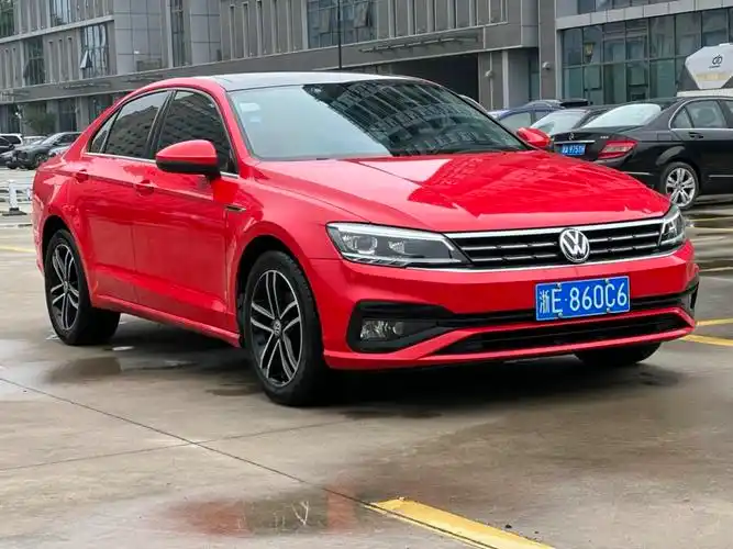 大众 凌渡  2019款  280tsi dsg舒适版 国vi 红色 自动档对价格不满意