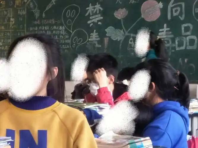 我的男孩  #初中生  春蚕到死丝方尽,蜡炬成灰泪始干