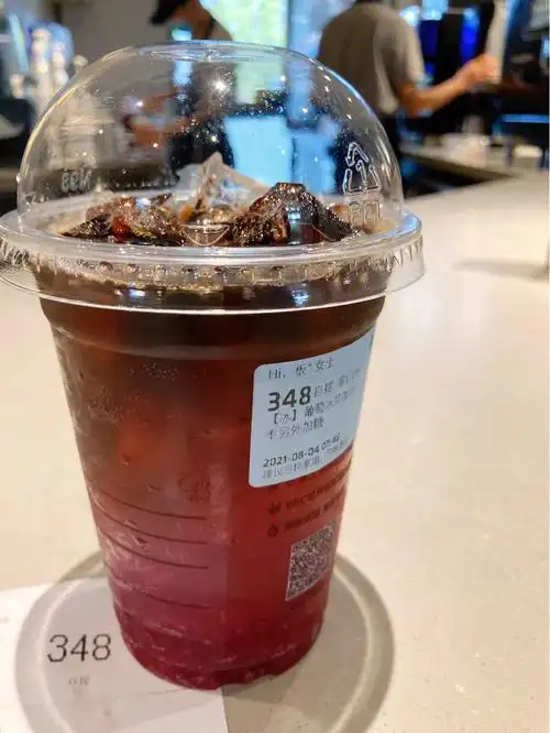 瑞幸新品葡萄冰萃咖啡可冲