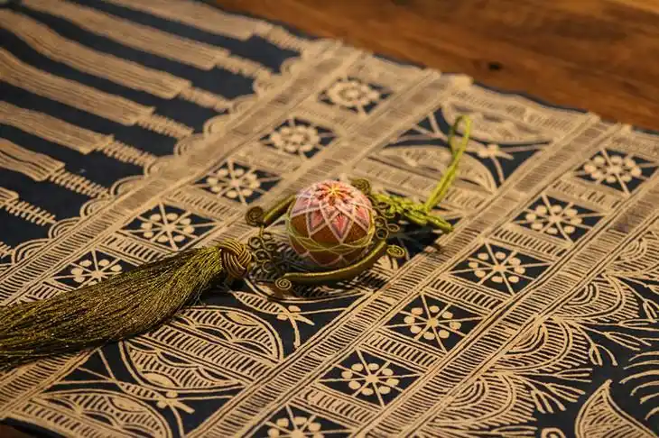 湖南土家族的手工小绣球