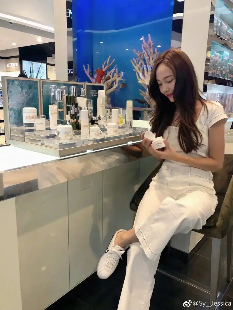 郑秀妍 新闻25日,jessica郑秀妍通过ins分享了一组近日在加拿大小岛