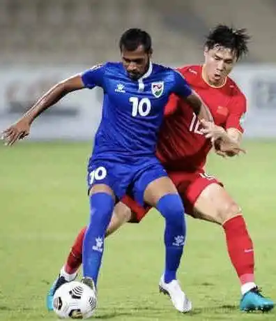 国足后卫明天右胫骨内踝骨折 提前告别世预赛--澳鸟资讯平台-图文看