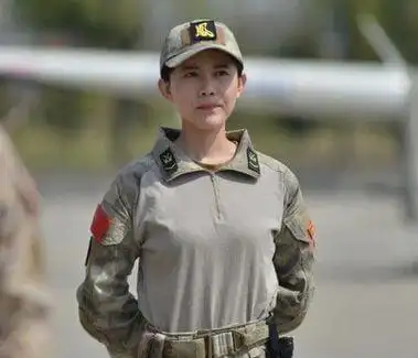 战狼2余男还在当初说要求提高片酬的女主是这两位吗