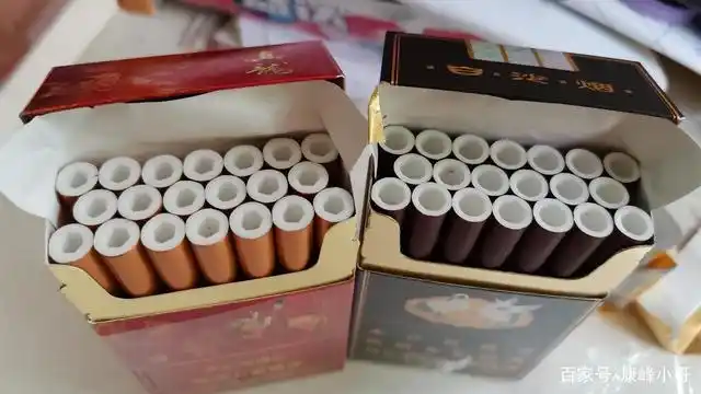 烟盒的上面就是开盖的地方三代白沙,它有一个很明显的三字,而且用的是