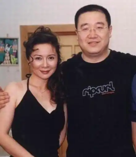 蔡明曾经有多美?12岁出道一举成名,老公为追她写100封情书