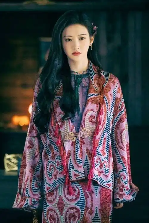 原创司藤景甜旗袍大赏黛蓝黑白颜色各异优雅富贵令人心动