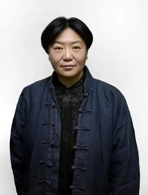 (主讲人田沁鑫现为中国国家话剧院一级导演,北京大学影视戏剧研究中心