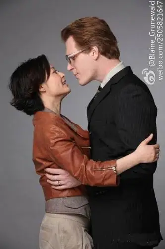 袁莉老公微博上发出的对视照片