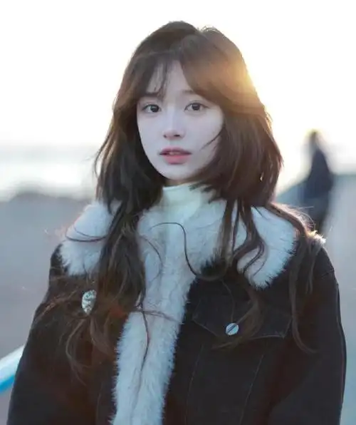 今年流行一种发型叫作水母头:看起来很好看,但实际有出入!