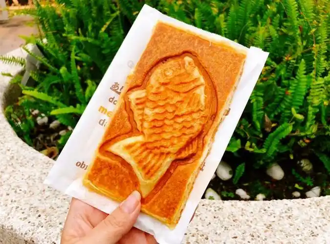 【桃园 浪花鲷鱼烧】华泰名品街边排队店.香草卡士达可颂鲷70元