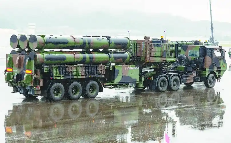 对朝打击导弹亮相韩版萨德公开韩国大阅兵展出哪些秘密武器