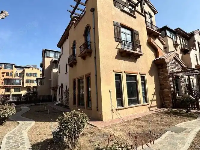 独栋别墅200平米大花园五居室自住办公均可随时看房