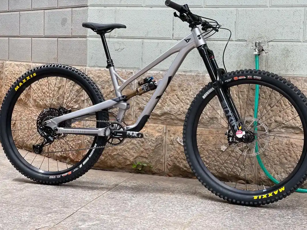 这样的yt你喜欢么?艾特你的好兄弟给你送#yt软尾山地车 # - 抖音