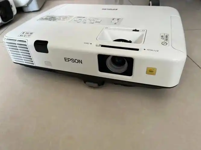 爱普生co-w01投影仪怎么样,详细分析爱普生co-w01有什么亮点(爱普生