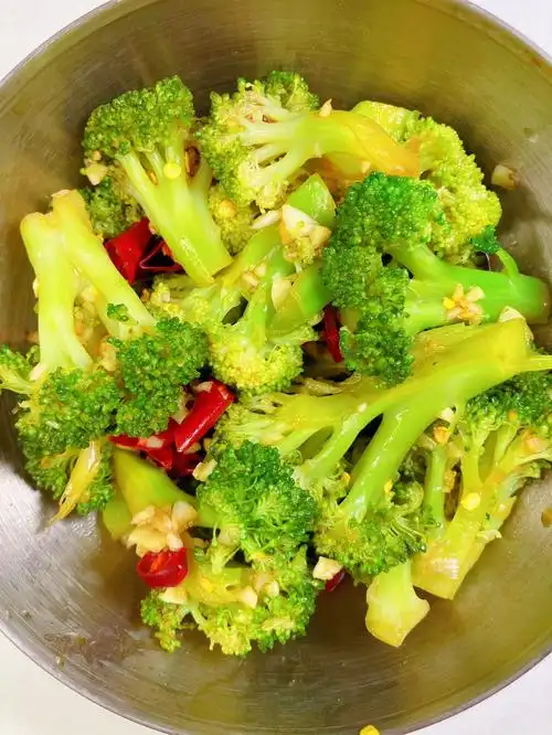 凉拌西兰花解锁西兰花新吃法