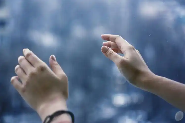 伸出双手图片素材