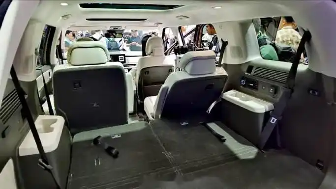 北京现代第五代胜达内饰公布,8月上市.