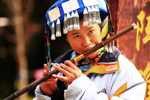 吹巴乌的水族姑娘