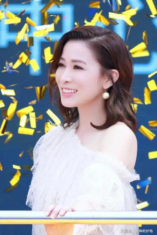 拒嫁豪门身价过亿48岁佘诗曼活得真爽