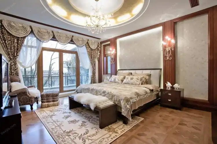 轻奢欧式卧室吊顶效果图片