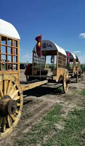 蒙古族古代的运输工具～撵车.