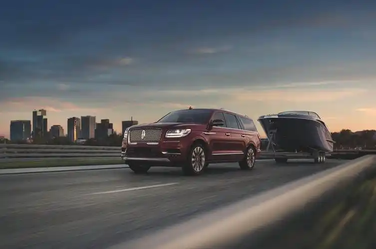 土豪出手必杀技小麦试驾全新林肯领航员