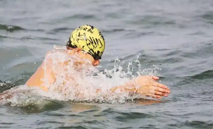 蛙泳动作不到位小编可乐的教学方法