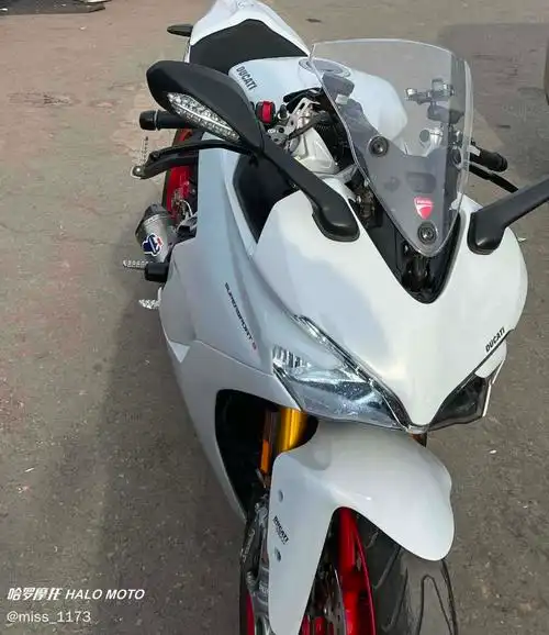 供应杜卡迪939s白色大贸领速高配