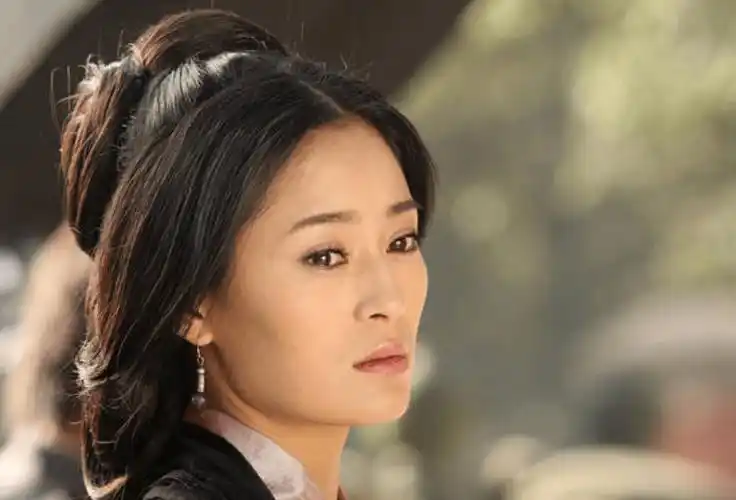 演员王媛可:倒追丈夫5年,婚后生双胞胎儿子,取名"一模一样"_表演_父母