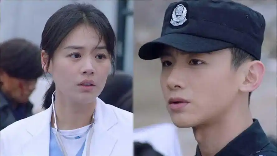 太好磕了白敬亭马思纯人海中深情对望一眼万年戳人泪点