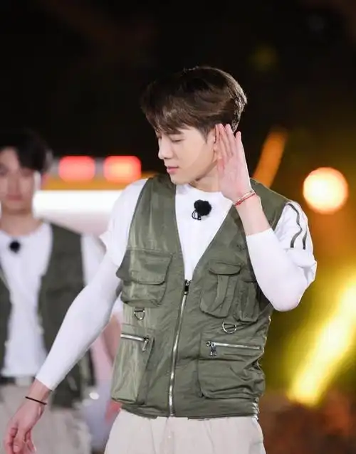 《奔跑吧》王嘉尔挑战「悬崖秋千」7515主动接受惩罚man爆啊97