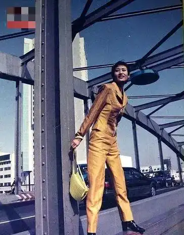 从t台第一美女,到藏区古寺尼姑,名模包海青经历了什么?