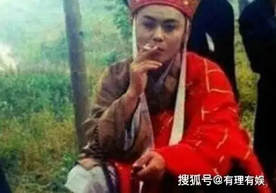 唐僧抽烟,"皇阿玛"骑摩托车,看到杨紫我笑了