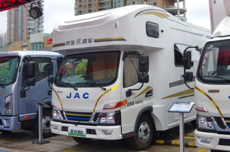 江淮1卡骏铃聚宝盆混动房车让美好相随