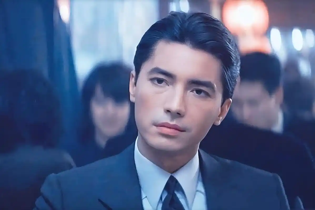 尊龙:全球最美50人之一,不知来处无妻无子,曾说死后不会有墓碑